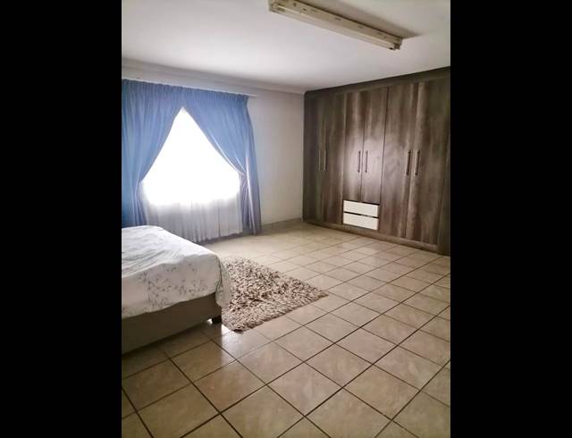 2 BEDROOM HOUSE FOR SALE IN UMLAZI CC